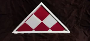 Kutija za memorijalnu zastavu Republike Hrvatske u bijeloj boji