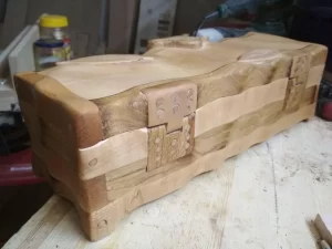 Kutija valovi i lišće