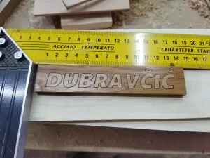 Personalizirana pločica s natpisom za vrata