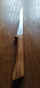 Svježe obnovljeni kuhinjski noževi