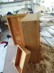 Ukrasna kutija za nakit i sitnice u obliku knjige s motivom zmaja