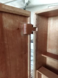 Ukrasna kutija za nakit i sitnice u obliku knjige s motivom zmaja