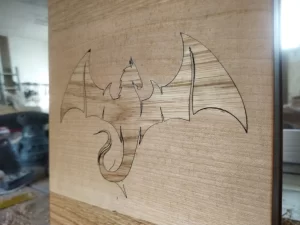 Ukrasna kutija za nakit i sitnice u obliku knjige s motivom zmaja