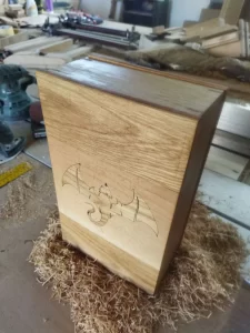 Ukrasna kutija za nakit i sitnice u obliku knjige s motivom zmaja