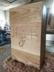 Ukrasna kutija za nakit i sitnice u obliku knjige s motivom zmaja